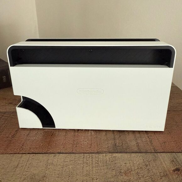 Nintendo Switch OLED Model - Picture 3 of 12